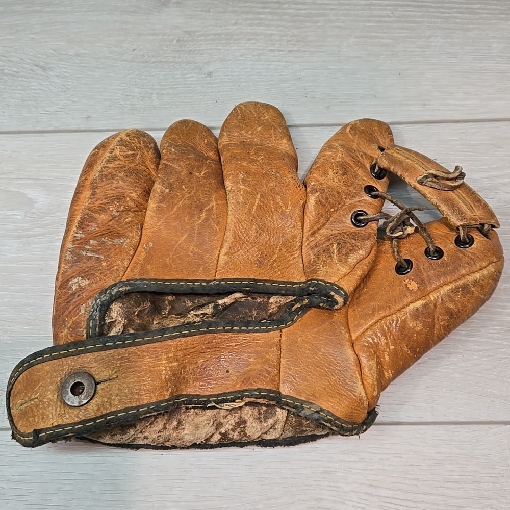 Vintage Corst to Coast Stores 90355 Eddie Joost Correll Gloves Baseball